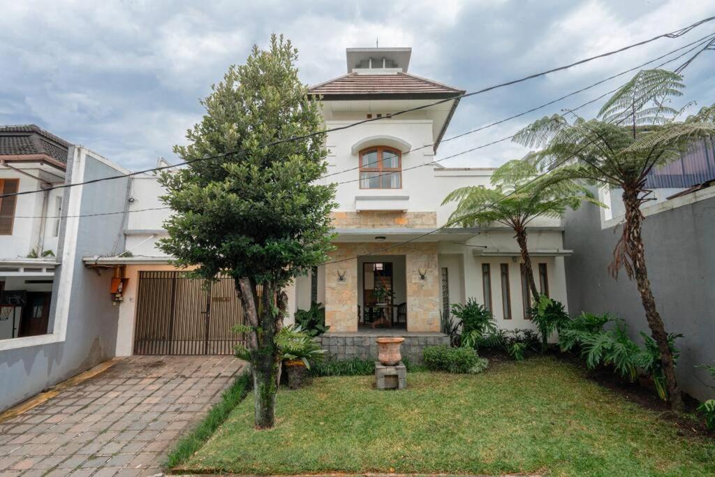 Pasteur Beautiful Luxury Home バンドゥン エクステリア 写真