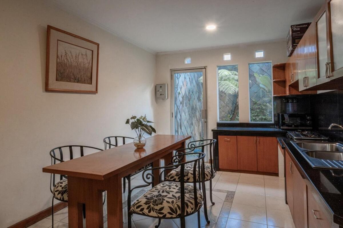 Pasteur Beautiful Luxury Home バンドゥン エクステリア 写真